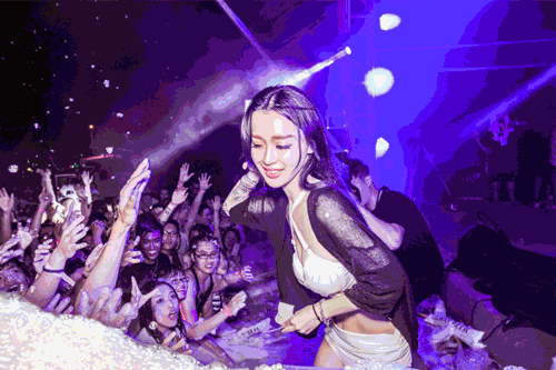 十天十夜全免单！2020莱芜福泽家园啤酒龙虾电音Party8月28日盛大开幕，带上手机免... (图8)