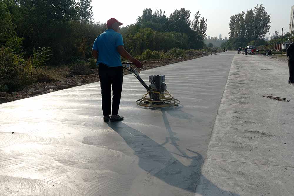 玉龙湾开发商投资建设的高新区实验学校南门道路已启动修建(图3)