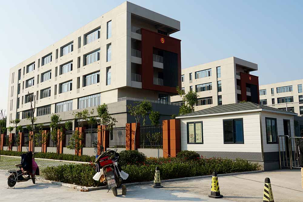 玉龙湾开发商投资建设的高新区实验学校南门道路已启动修建(图6)