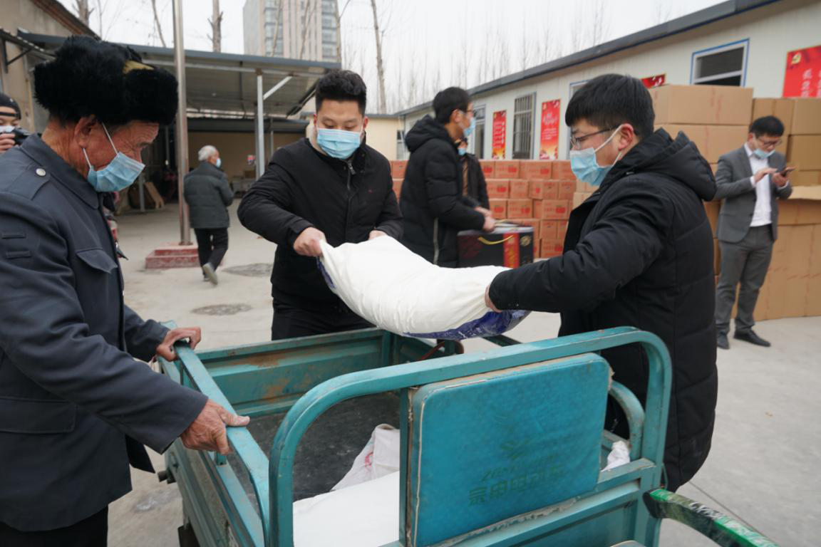 春节慰问送温暖，浓情关怀暖人心|兴宇集团、宇航地产慰问活动温暖来袭(图7)