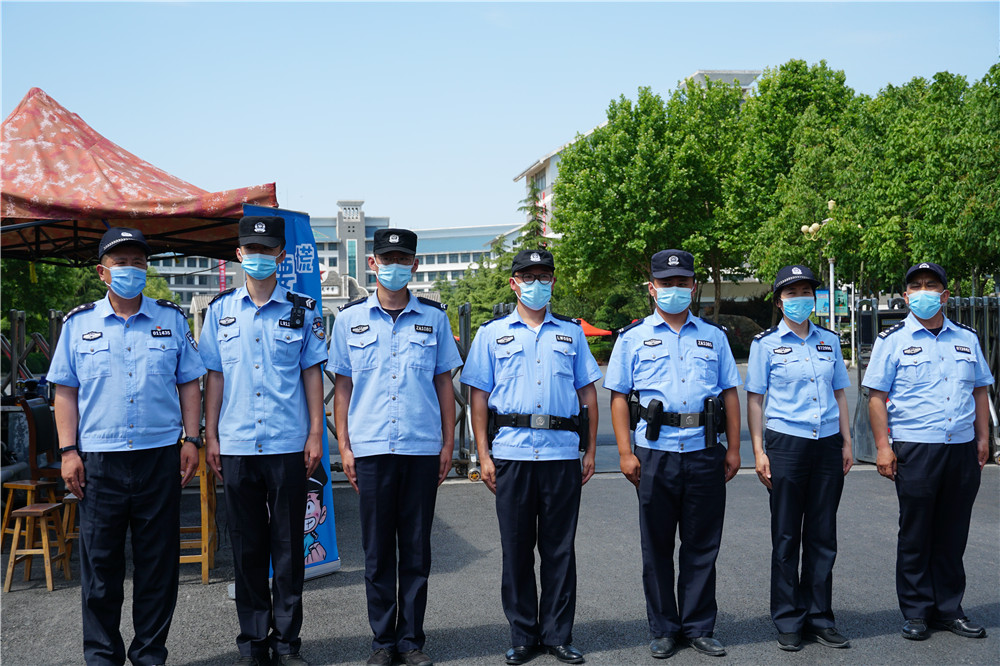 玉龙湾炎炎夏日送清凉，慰问莱芜交警及考场安保执勤人员，助力高考！(图3)