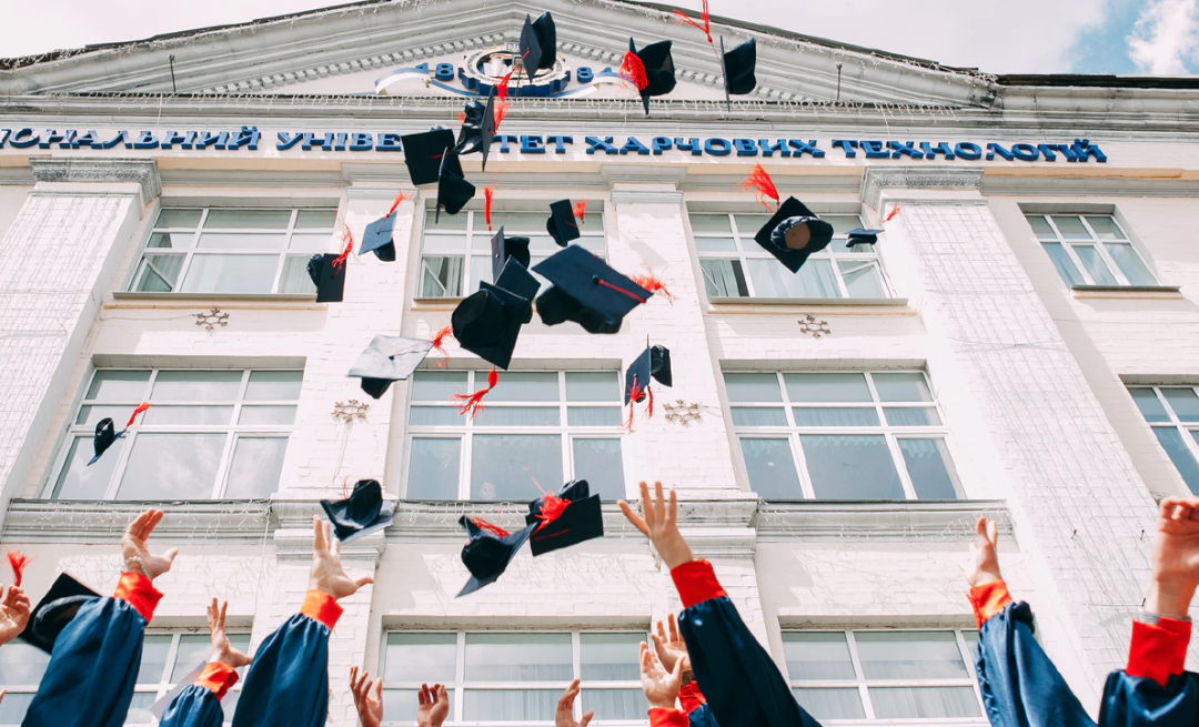 又是“别人家”的小区！最高奖励5000元，绿水华亭业主们有惊喜(图2)