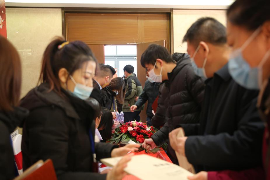 喜报 | 锦绣德宝首开大捷,2小时劲销1亿,引燃钢城抢房盛况!(图8)