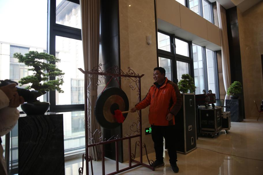 喜报 | 锦绣德宝首开大捷,2小时劲销1亿,引燃钢城抢房盛况!(图17)